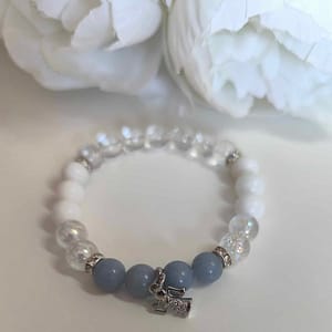 Angelit, Aqua aura kvarc, Jade és Hegyikristály karkötő,  ezüst cirkónia angyallal