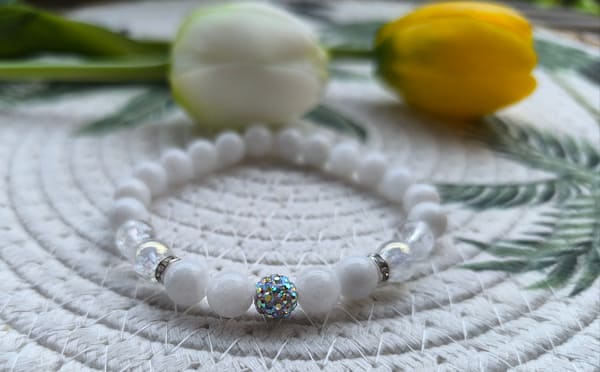 Jáde, Hegyikristály és Aqua Aura kvarc ásványkarkötő, 8 mm-es Shamballával